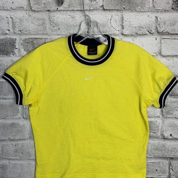 Nike Vintage 90s Centre Swoosh Yellow Short Sleeve Crewneck Cropped Tee - Picture 2 of 12